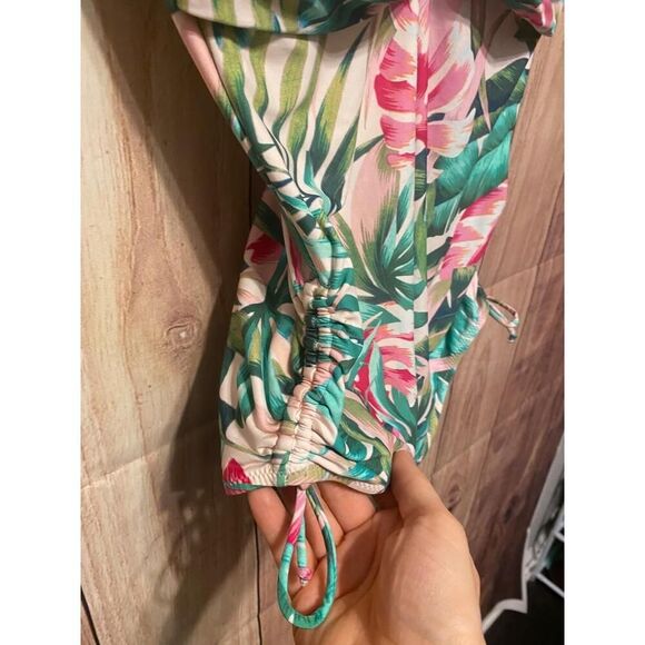 FANTASIE 38DD Langkawi
Twist Front Swimsuit Floral Underwire One-Piece - Picture 7 of 11